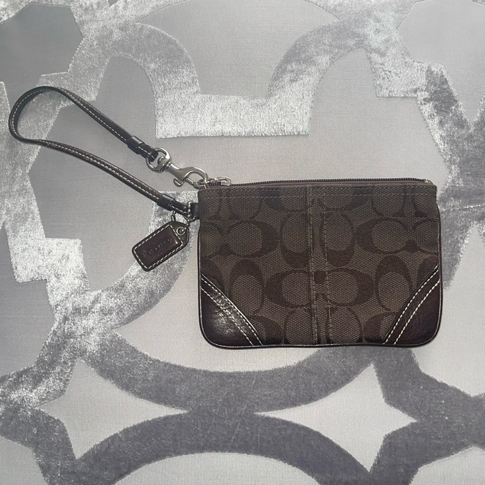 Coach wristlet purse - Brown